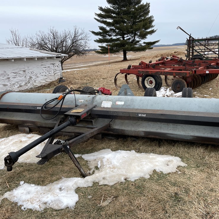 #2372 • Brady 1290 14' Chopper