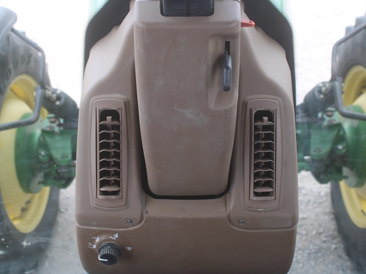 john-deere-8120-image-30