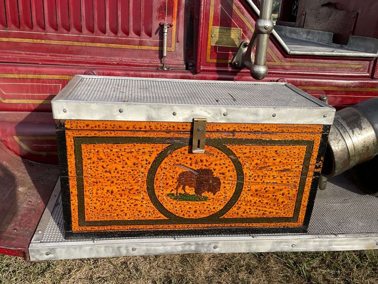 1917-american-la-france-firetruck-image-15