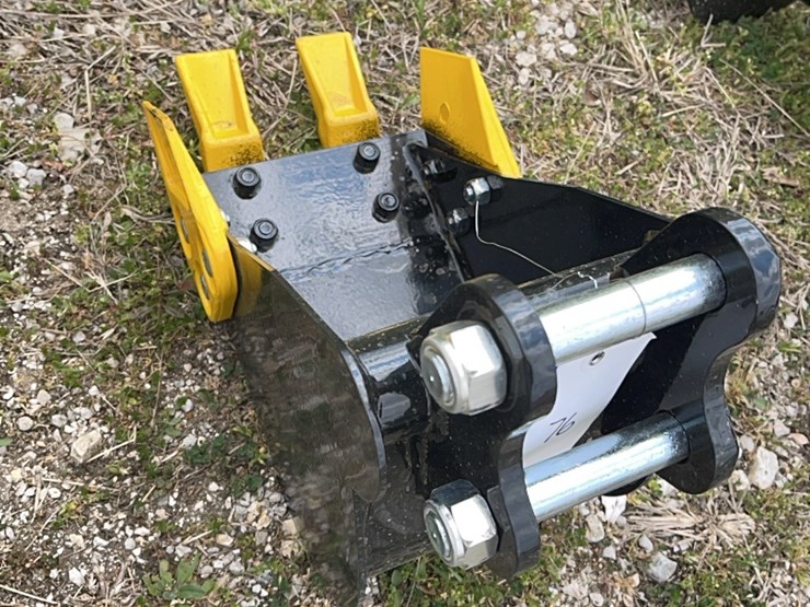 mini-excavator-bucket-7.5”-image-3