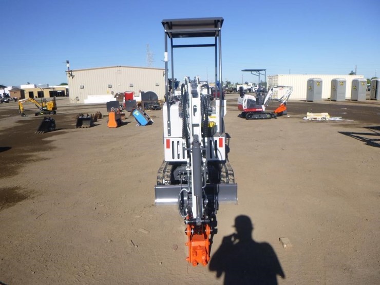 bttl-et15h-6-hydraulic-excavator-image-6