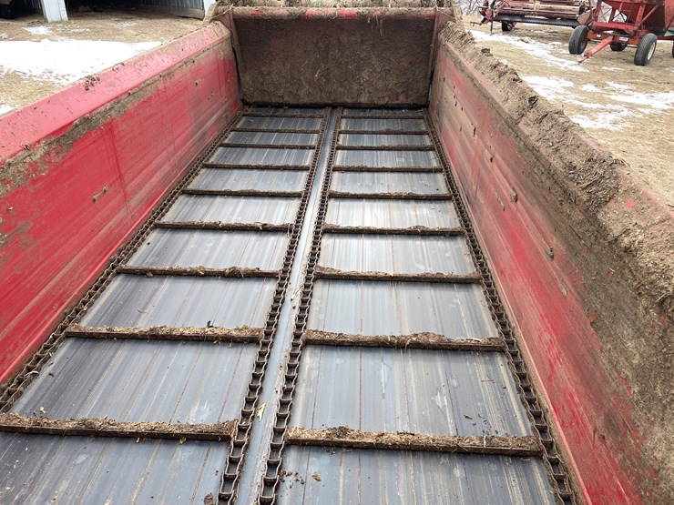 2020-new-holland-195-image-25