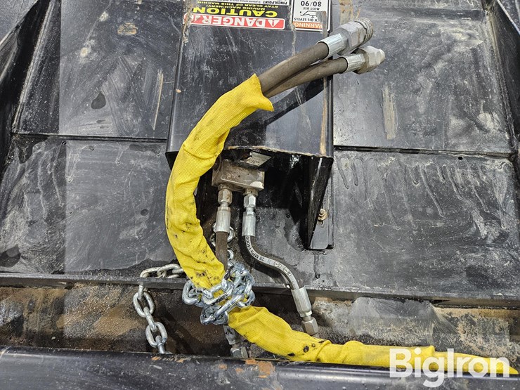 2025-massey-ferguson-730-image-16