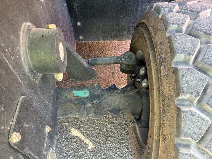 2015-jlg-g5-18a-image-13