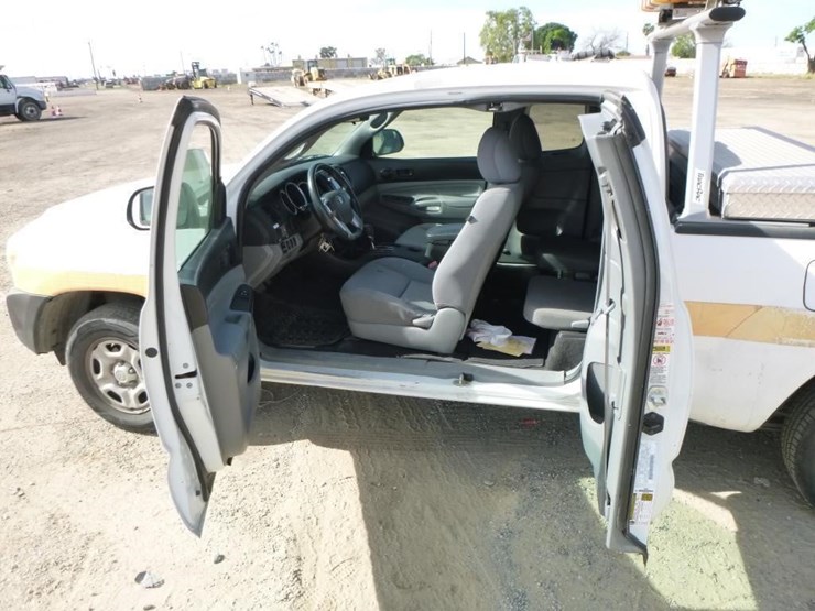 2013-toyota-tacoma-image-7