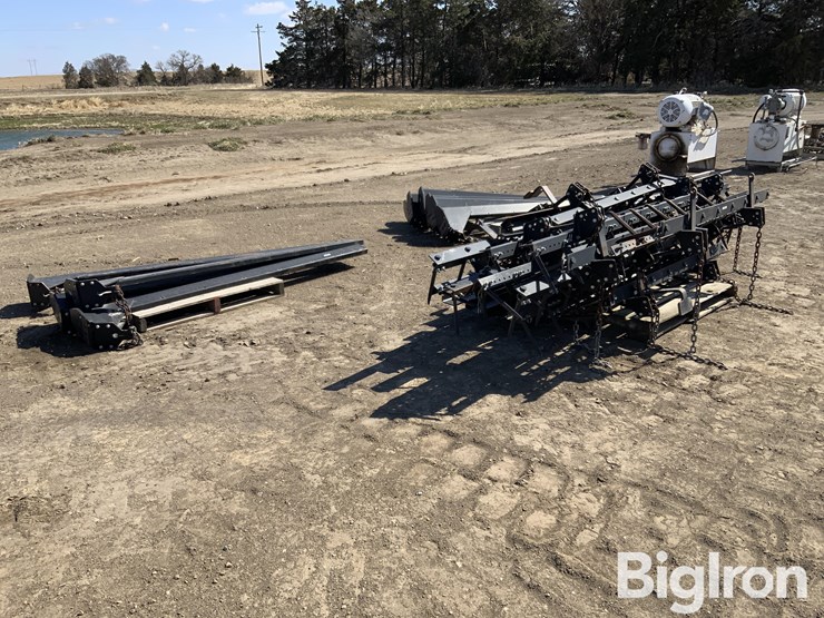 john-deere-2310-image-3