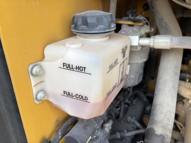 2021-caterpillar-259d3-image-35