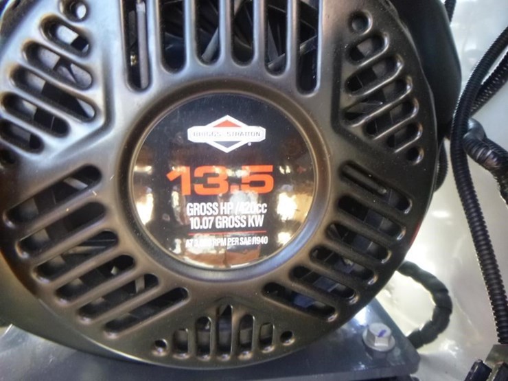 battler-st28h-6-skid-steer-track-loader-image-18