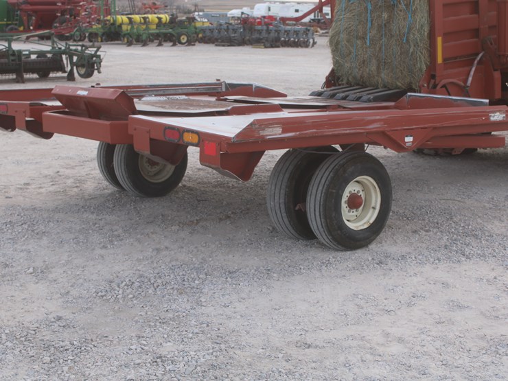 hesston-4910-image-5