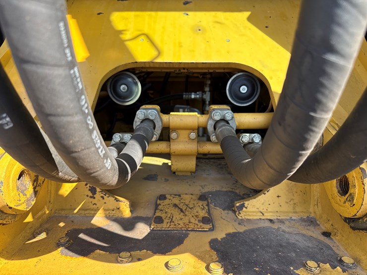 2011-caterpillar-336e-image-34