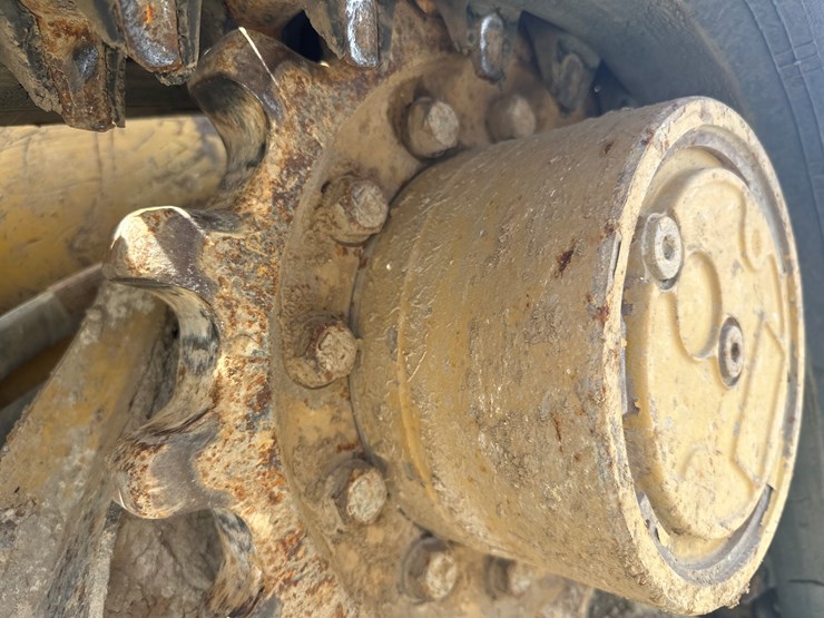 2019-caterpillar-239d-image-52