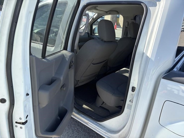 2018-nissan-frontier-image-13