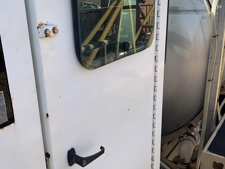 1999-tyler-3300-image-17