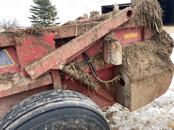 2020-new-holland-195-image-15