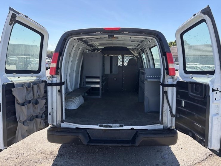 2009-chevrolet-express-1500-image-11