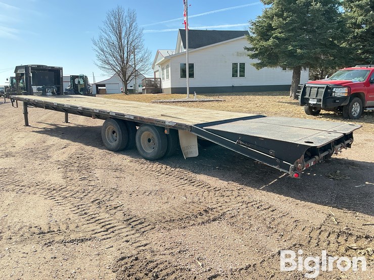 2009-titan-trailer-image-7