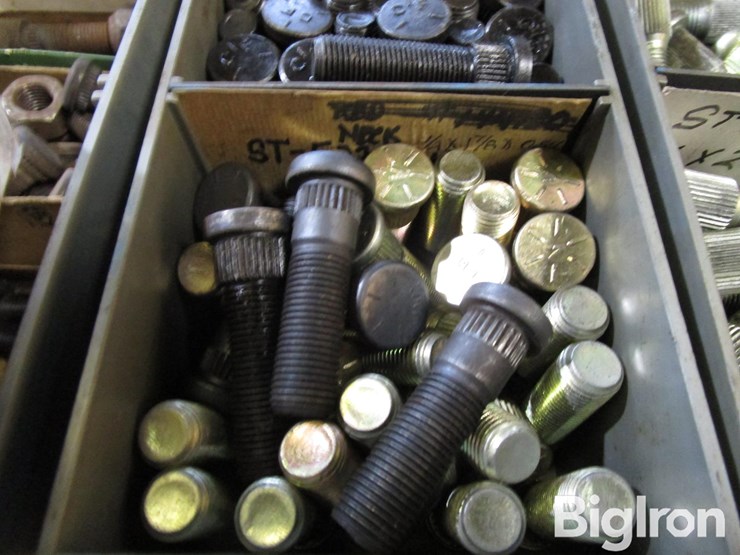 large-assortment-of-wheel-studs,-lug-bolts,-lug-nuts,-and-washers-image-17