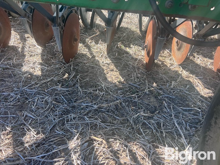 john-deere-520-image-16