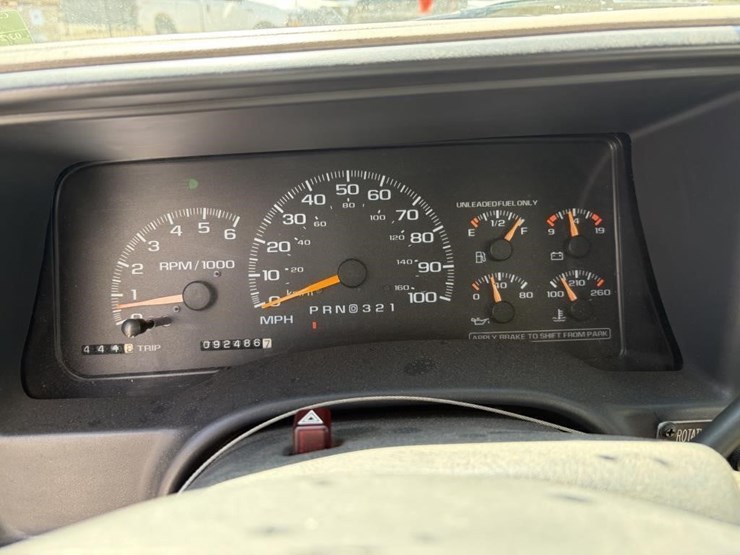 2002-chevrolet-3500hd-image-15