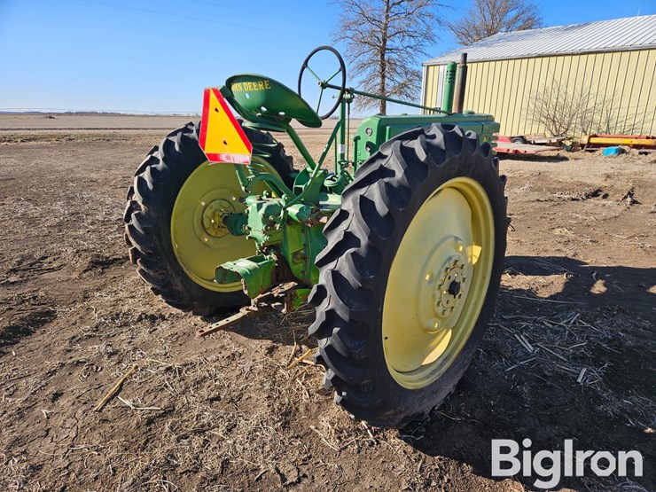 john-deere-b-image-5