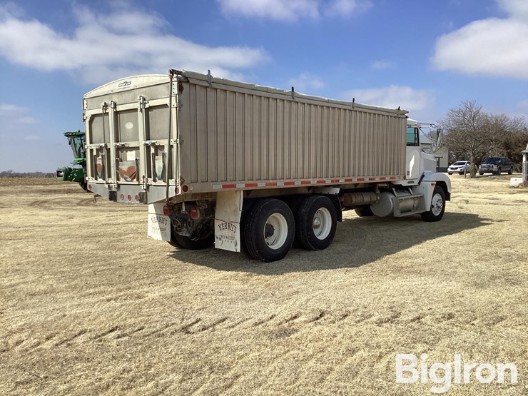 1993-freightliner-fld120-image-5