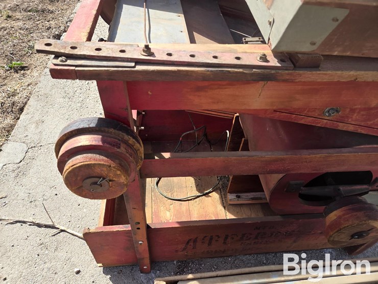 a-t-ferrell-clipper-fanning-mill-image-20