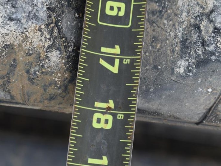 2023-deere-333g-image-14