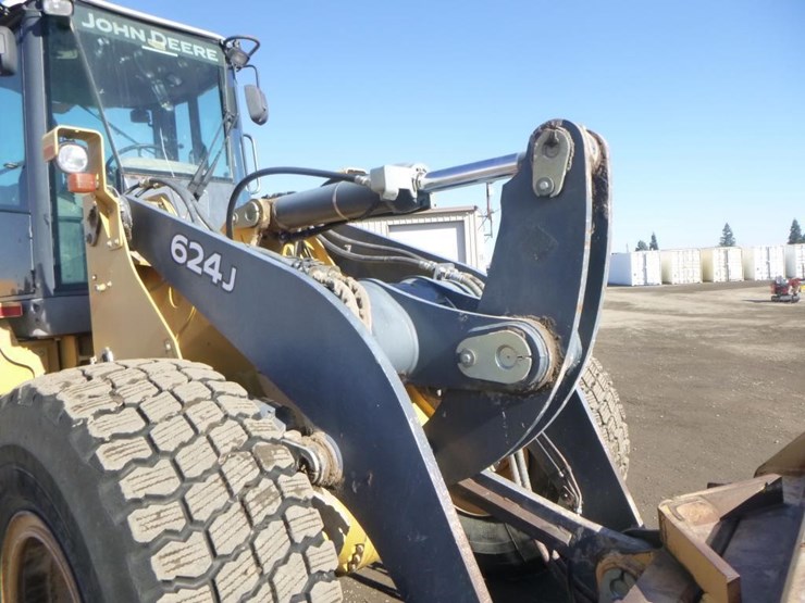 2005-deere-624j-image-17