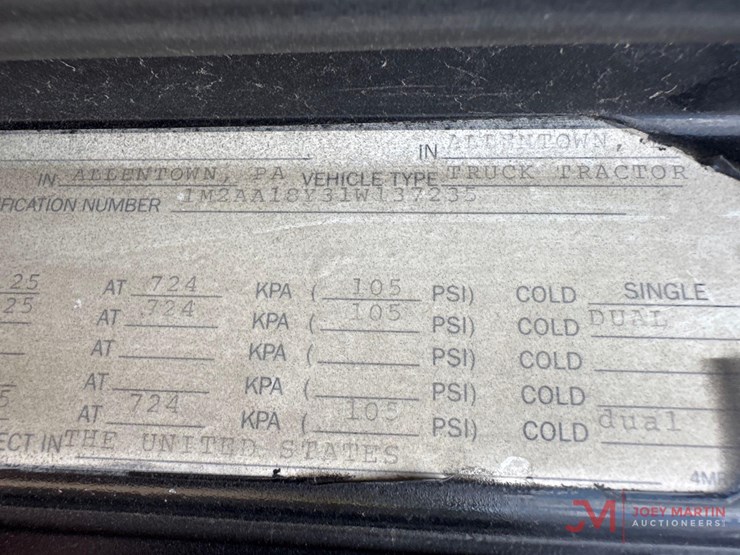 2001-mack-ch613-image-42