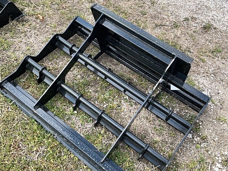 mini-skid-steer-land-leveler-image-3