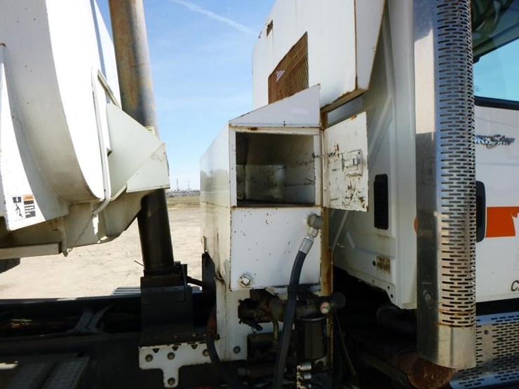 2009-international-7600-image-21