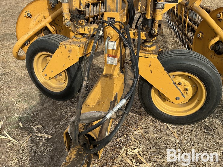 2001-vermeer-r24a-image-11