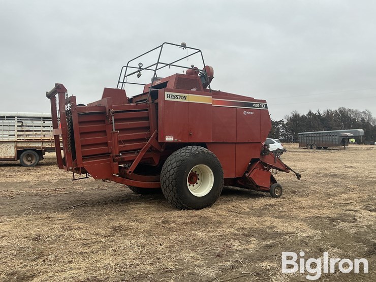 hesston-4910-image-5