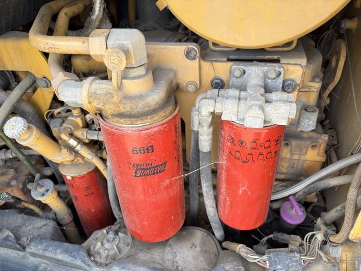 2006-caterpillar-143h-image-62