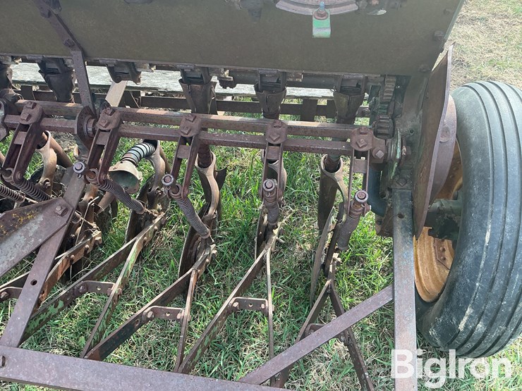 john-deere-12-image-12