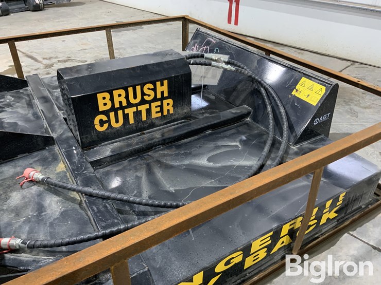 2025-massey-ferguson-730-image-16