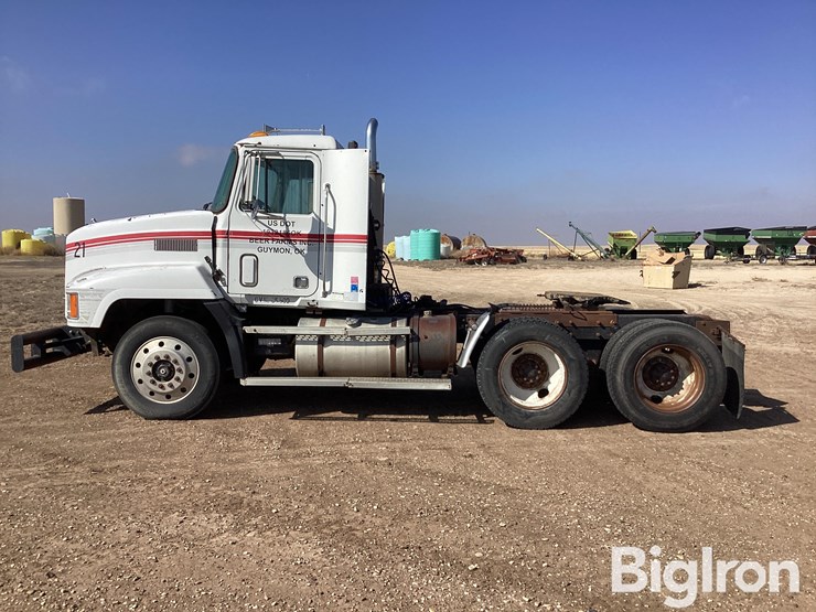 1990-mack-ch613-image-8