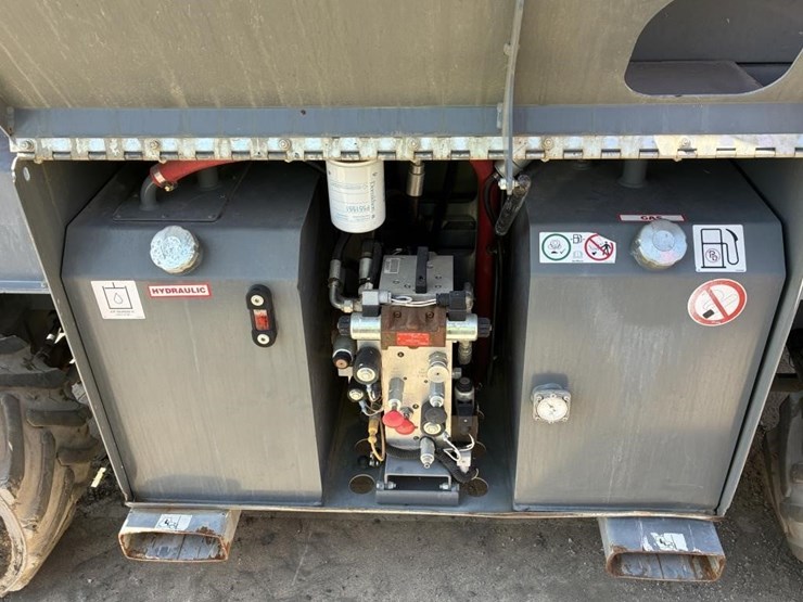 2014-skyjack-sj6832rt-image-10