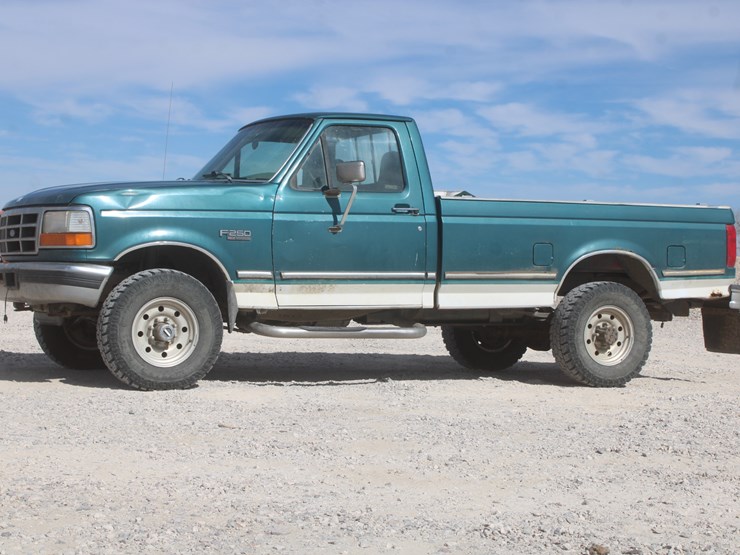 1996-ford-f250-xlt-image-2