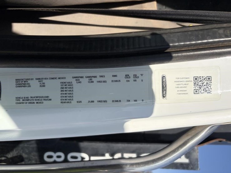 2018-freightliner-m2-106-image-18