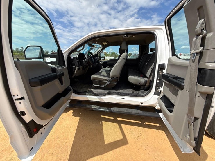 2019-ford-f250-xl-image-9