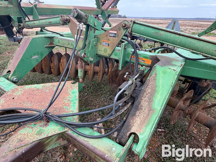 john-deere-630-image-11