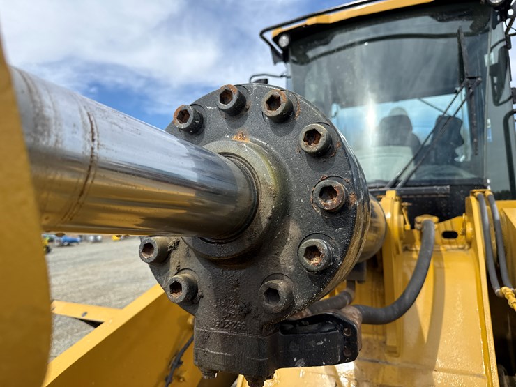 caterpillar-972-image-19