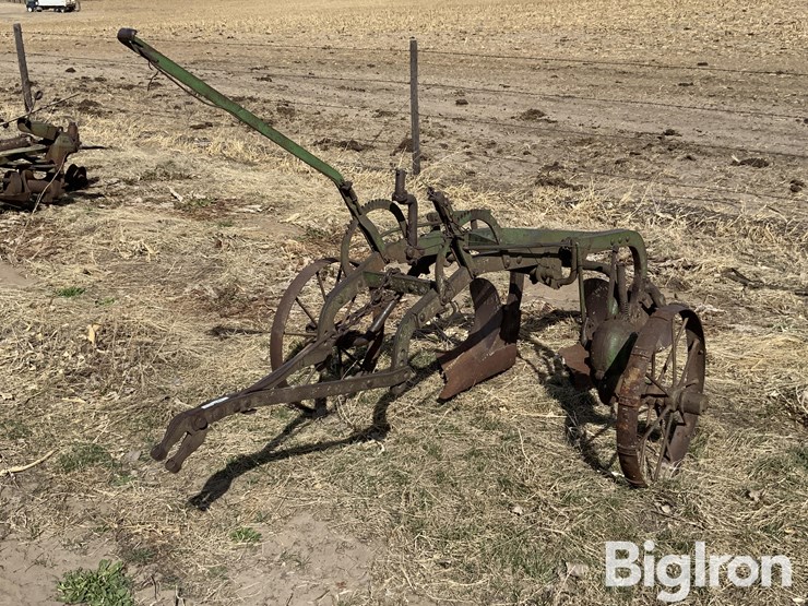 2-john-deere-2-image-1