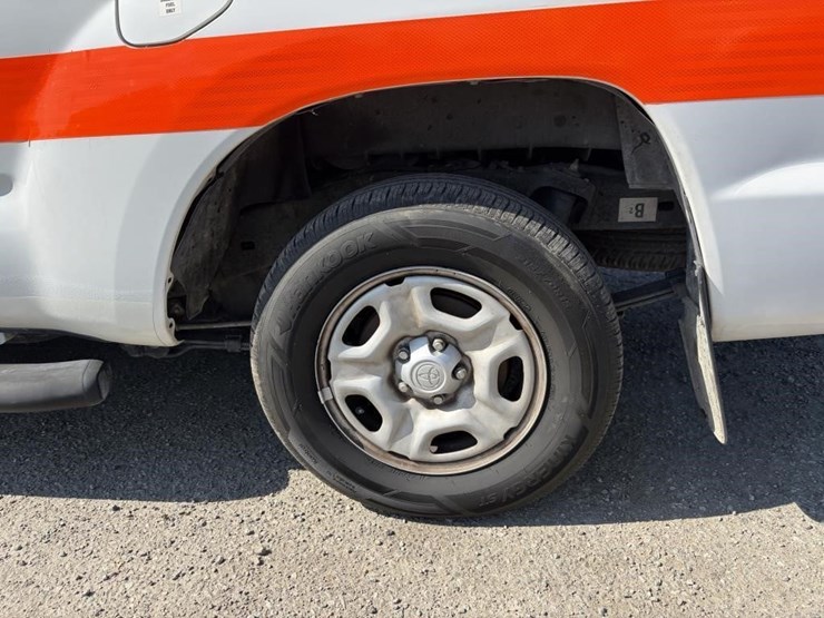 2013-toyota-tacoma-image-5