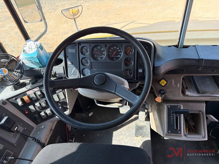 2002-caterpillar-3126-image-17