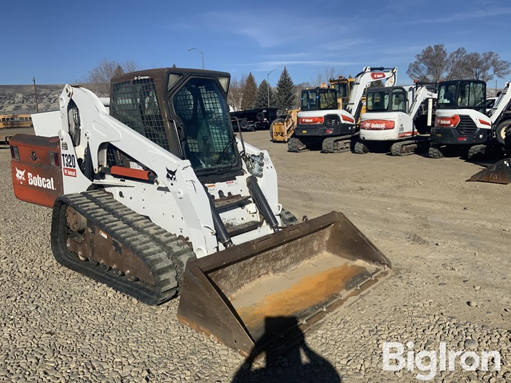 2008-bobcat-t320-image-3