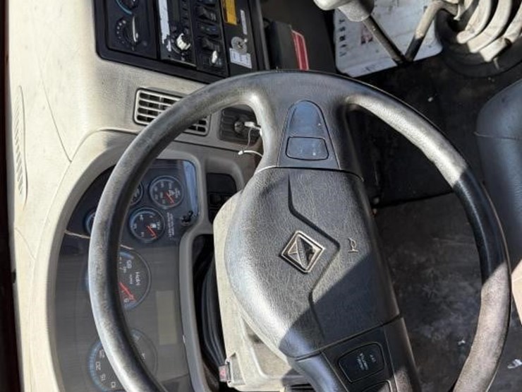 2009-international-workstar-7400-image-11