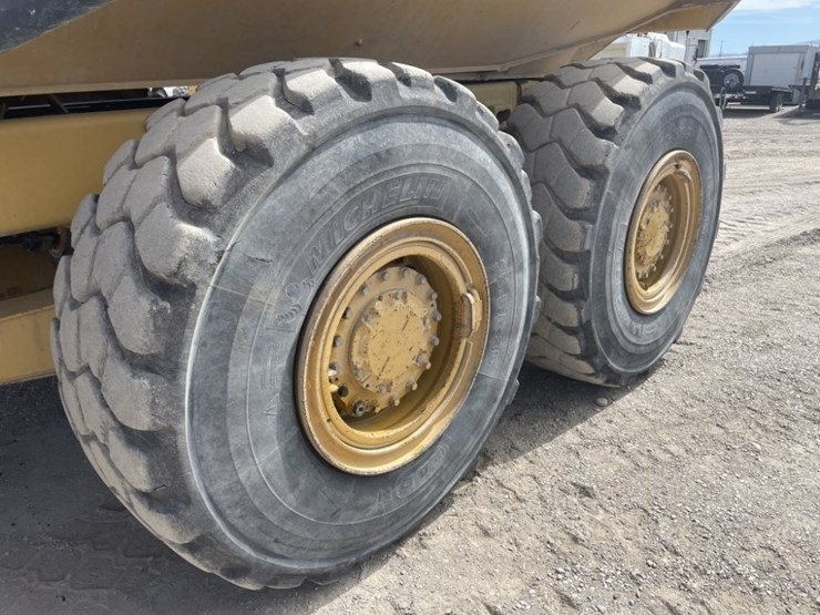 caterpillar-730-image-10