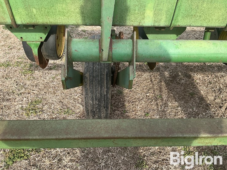 john-deere-7000-image-14